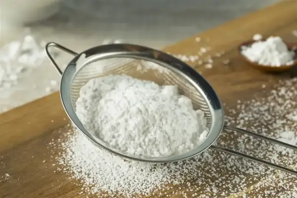 Sito do przesiewania cukru pudru, idealne do dekoracji ciast. Prosty sposób, jak zrobić cukier puder.
